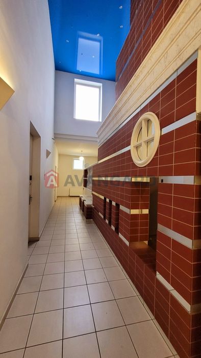 Продам в центре офисное помещение 92000$