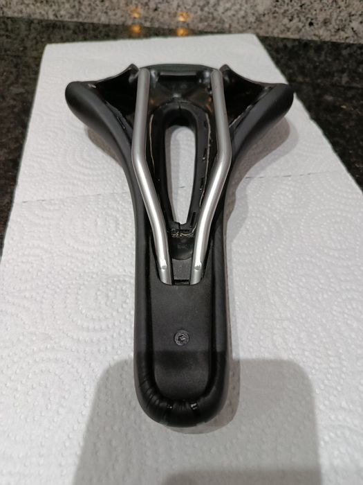 Vendo assento/ Selim de bicicleta de BTT.