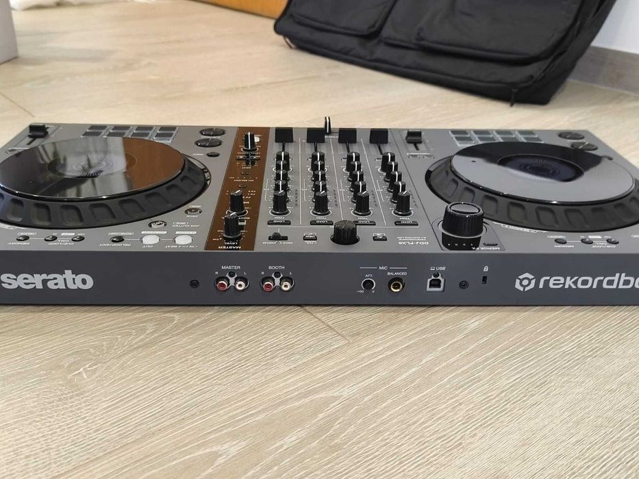 Pioneer DDJ-FLX6-GT (Controlador de 4 canais) + Mala de transporte.