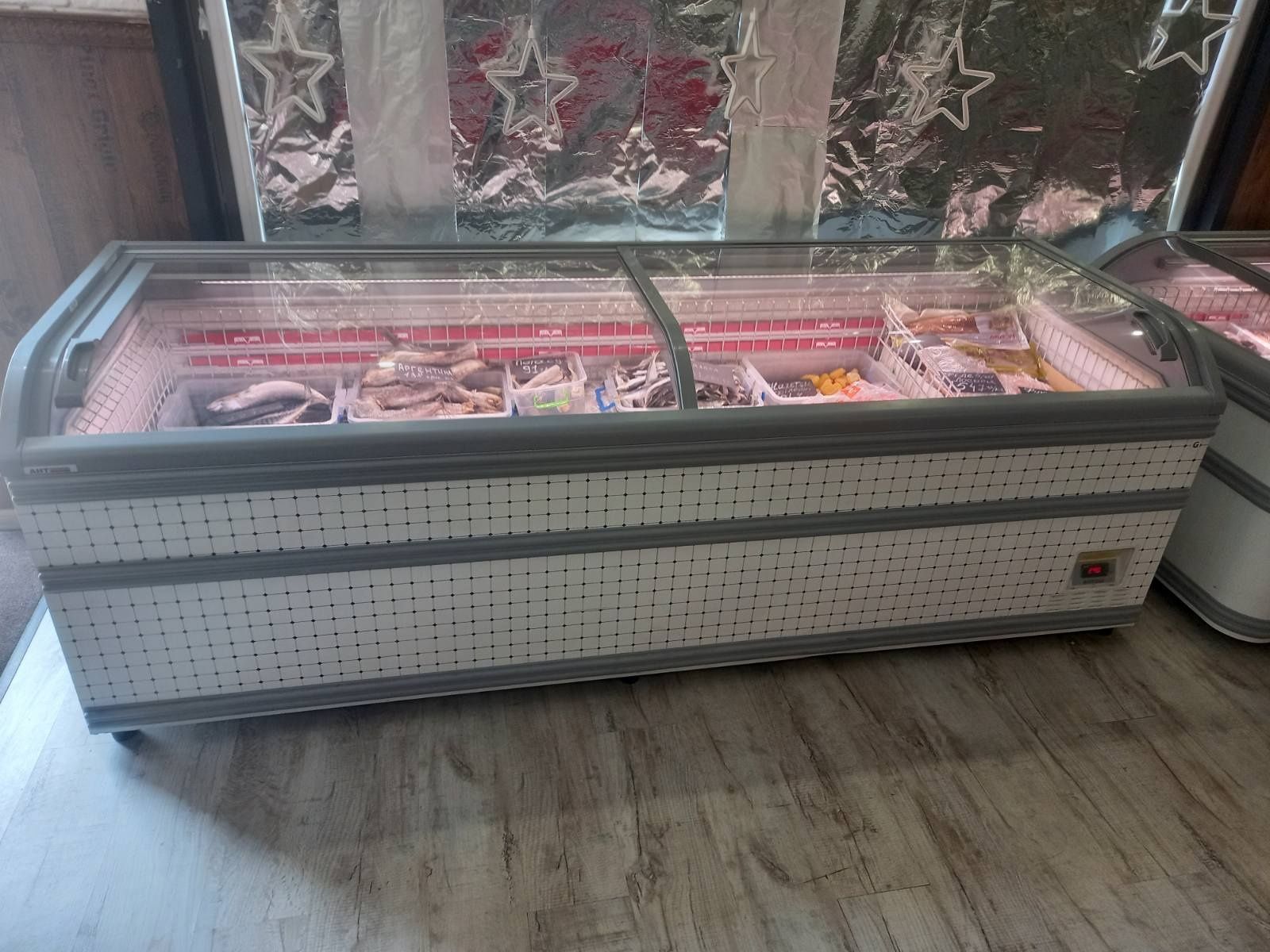 Продам витрина морозилка морозильна шафа