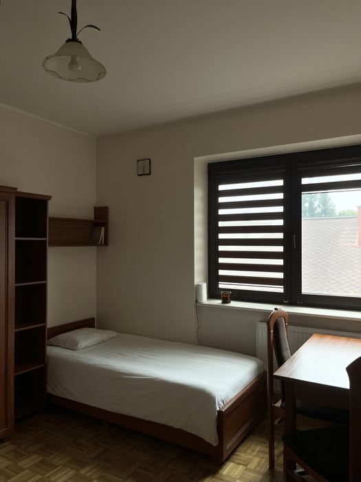 Pokój z kuchnią oraz łazienką