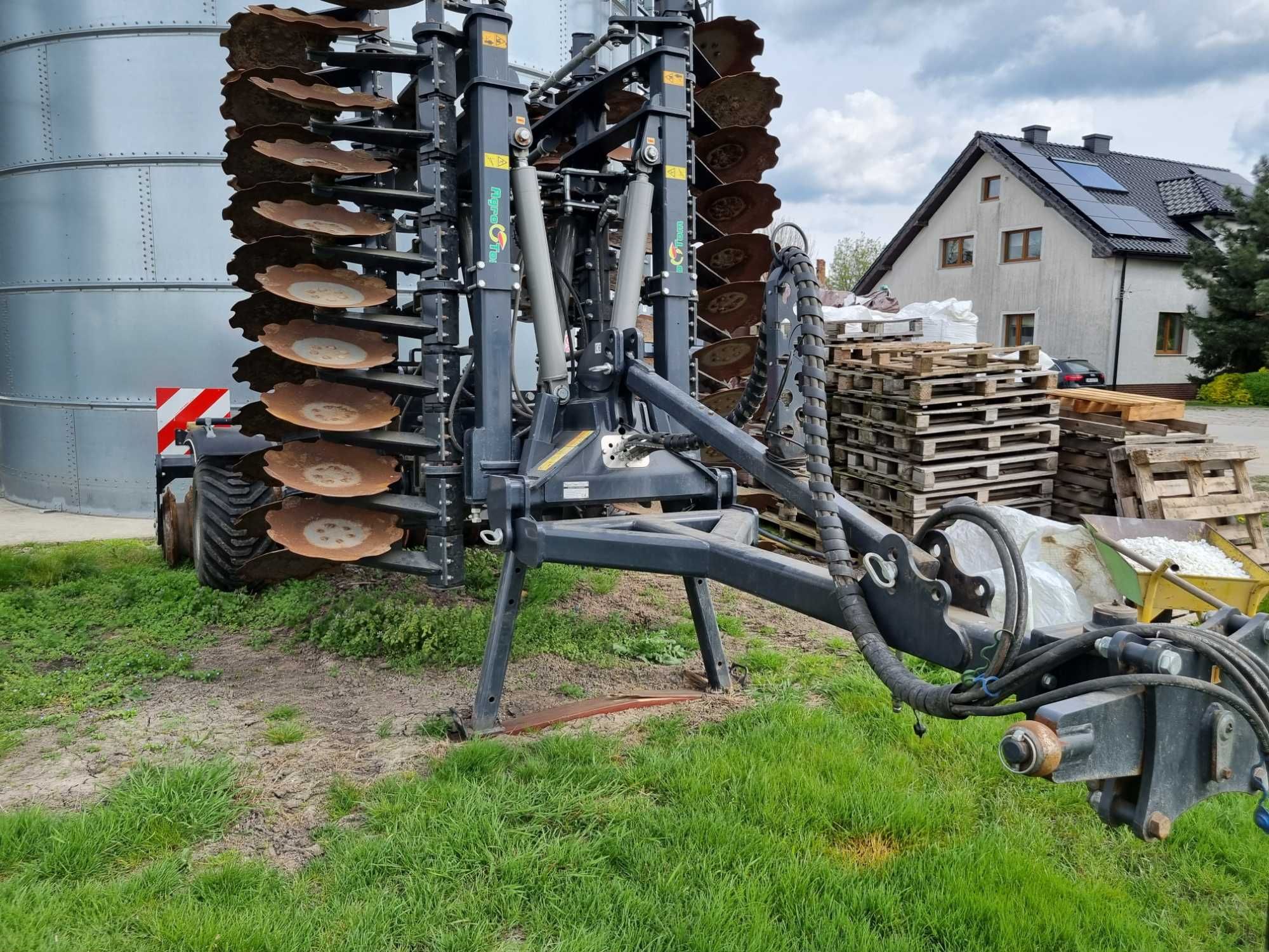 brona talerzowa talerzówka agro tom ATH 5m na wózku talerze 560mm