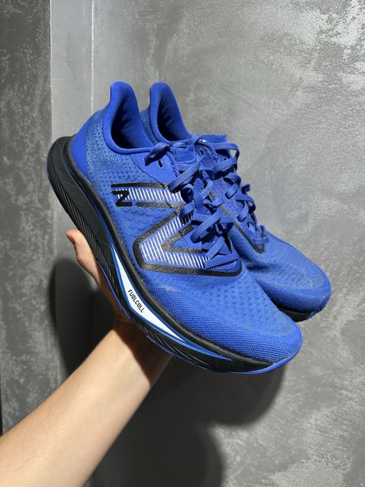 New Balance FuelCell кросівки чоловічі кроссовки