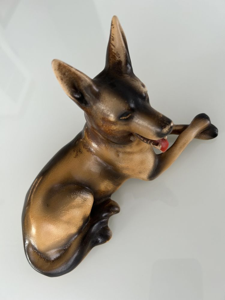 Przedwojenna J.MOLENDA & E.FIGIEL figurka psa.
