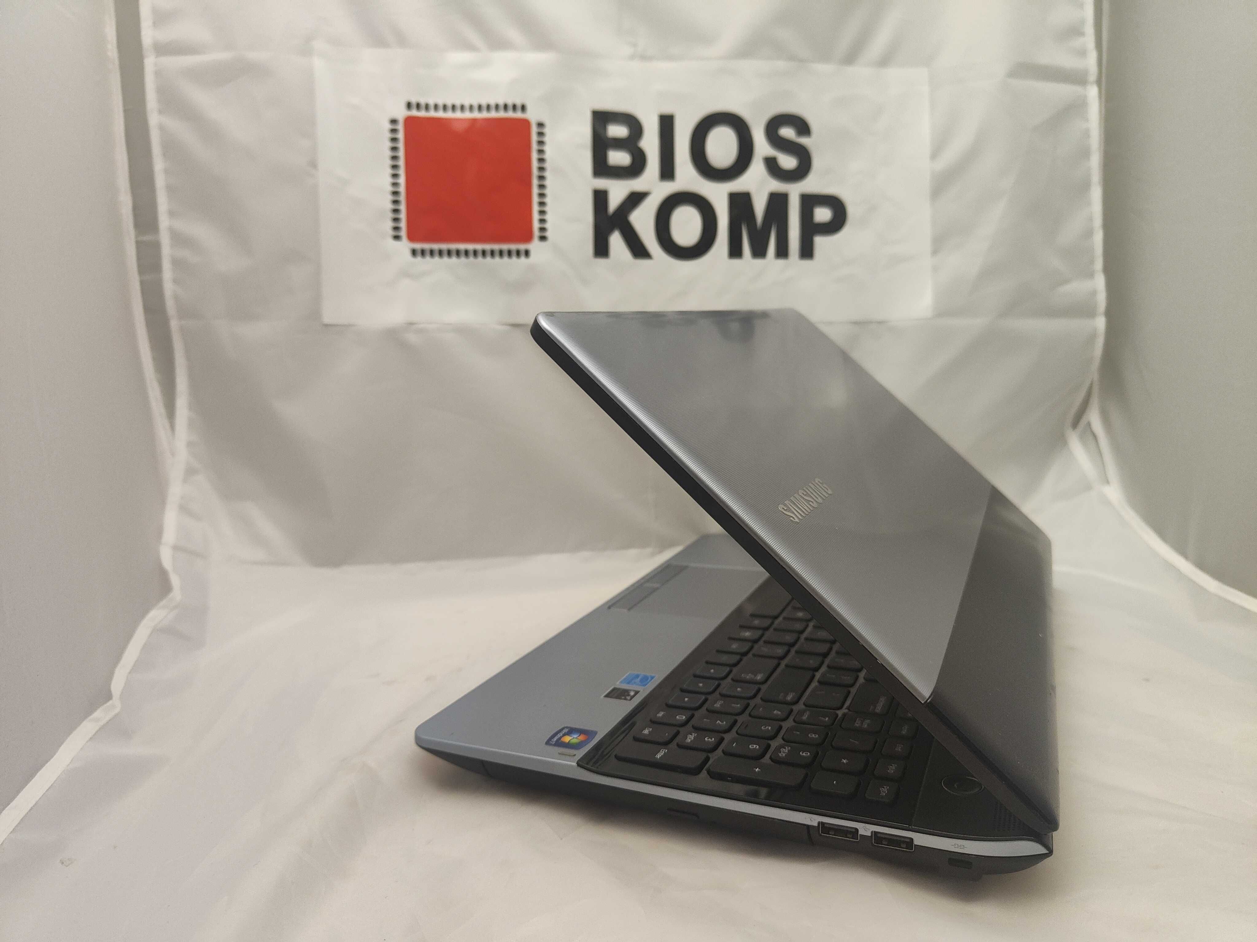 Laptop Samsung NP300E/i3/8 GB RAM/128GB SSD/Win 10//Bioskomp/GWARANCJA