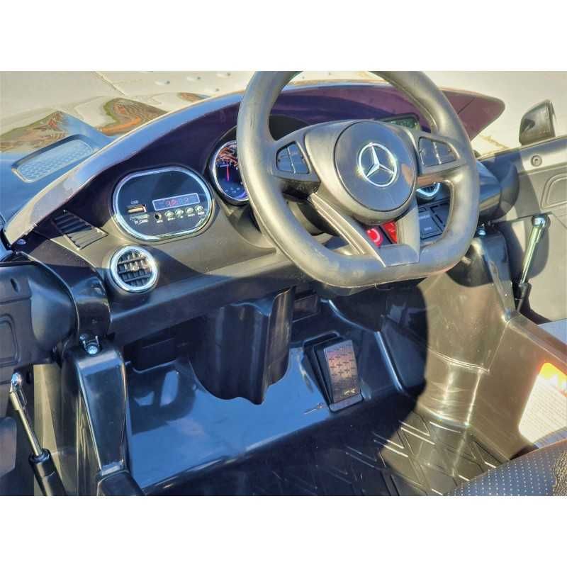 Акумуляторний електромобіль для дітей Mercedes GT AMG 4X4