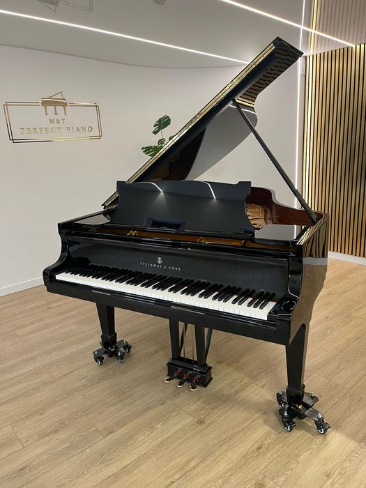 Fortepian Steinway & Sons model A po kapitalnym remoncie. Transport