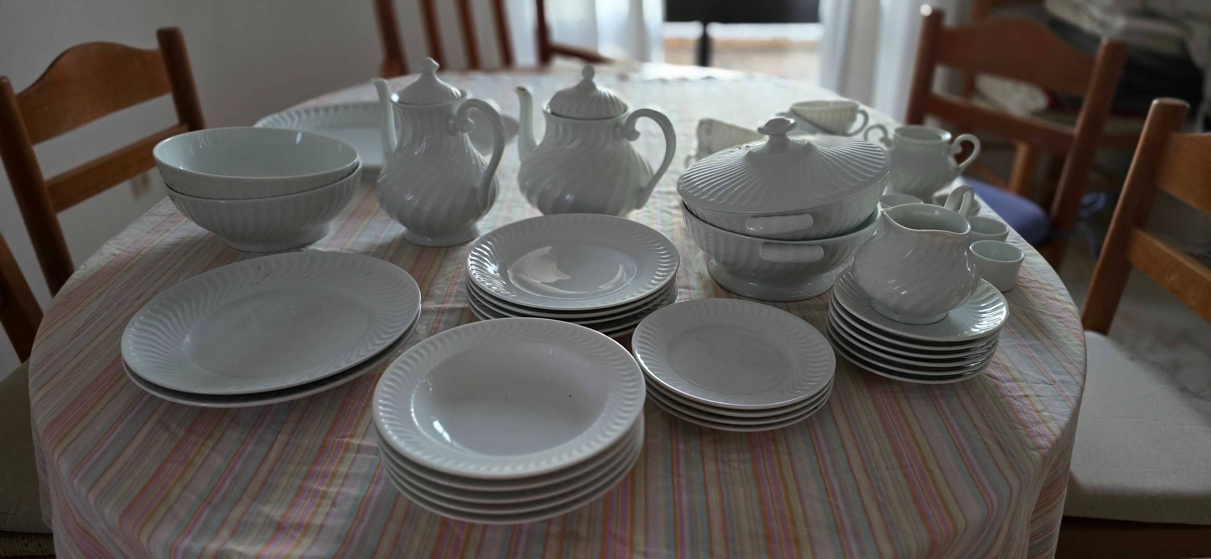 Conjunto de loiça Vista Alegre Sagres, branco, 44 peças
