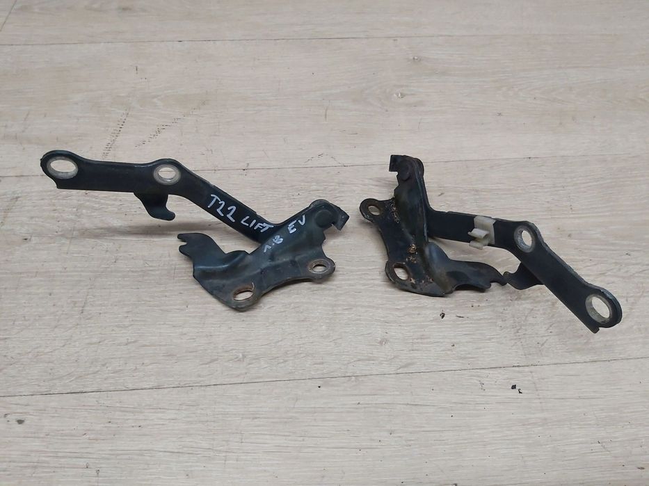 Toyota AVENSIS T22 1,6 1,8 zawiasy maski przód lewy prawy komplet