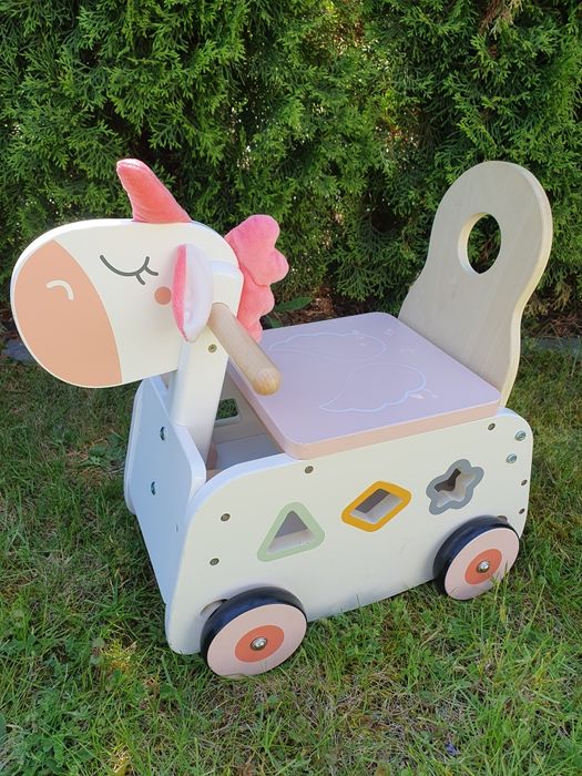 Drewniany jeździk pchacz sorter