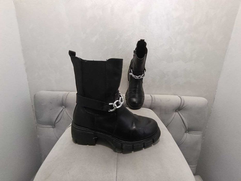 Демісезонні ботинки розмір 35