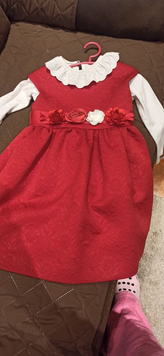 Vestido lindo vermelho com camisola interior comprida golinha