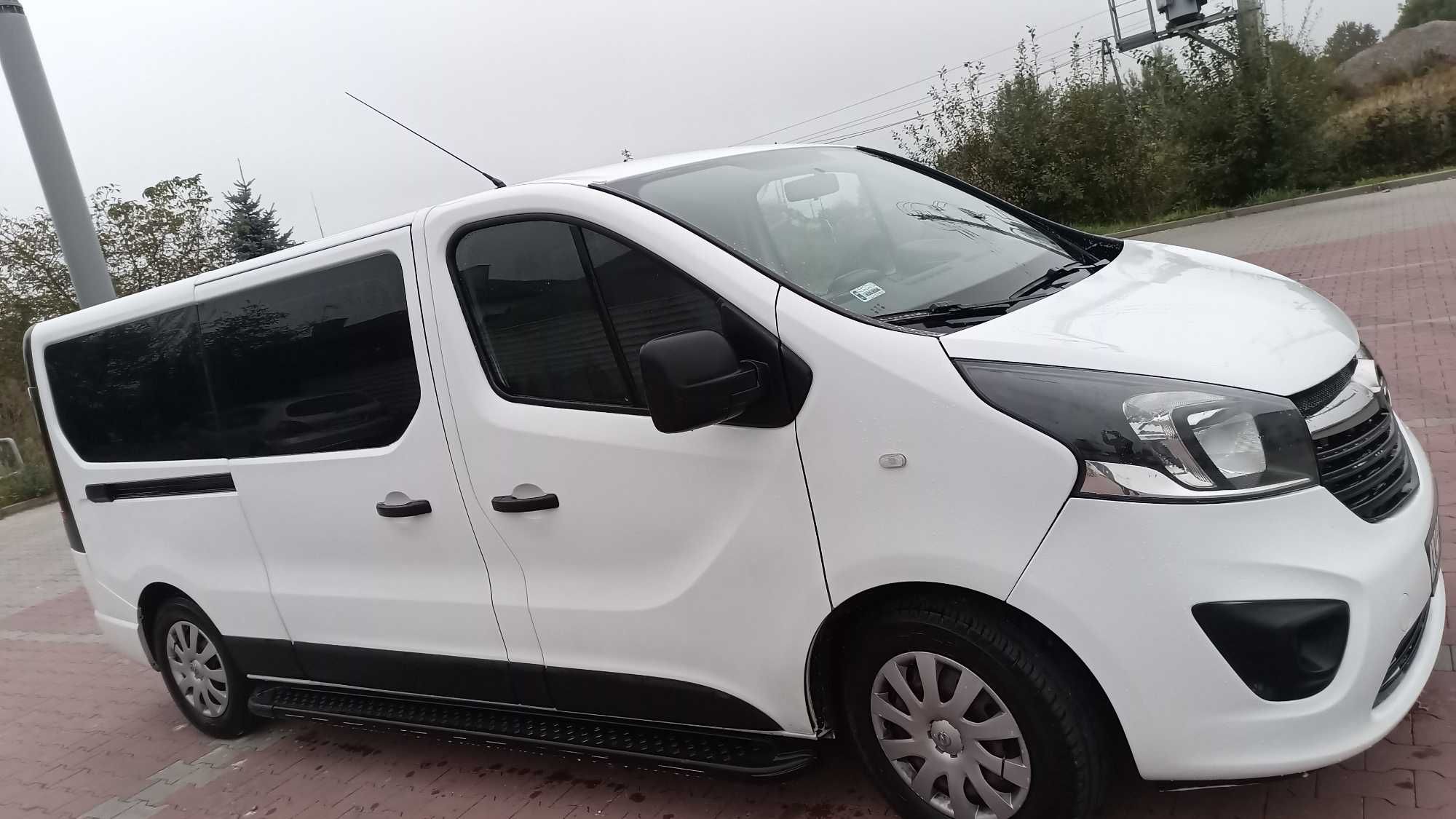 Wynajem Bus Opel Vivaro Long 9 osób  wakacje Transfer Lotnisko  Wesele