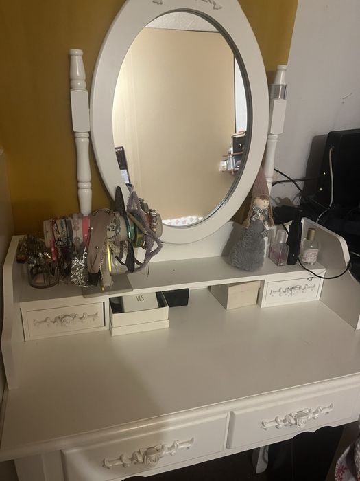 Toaletka z taboretem
