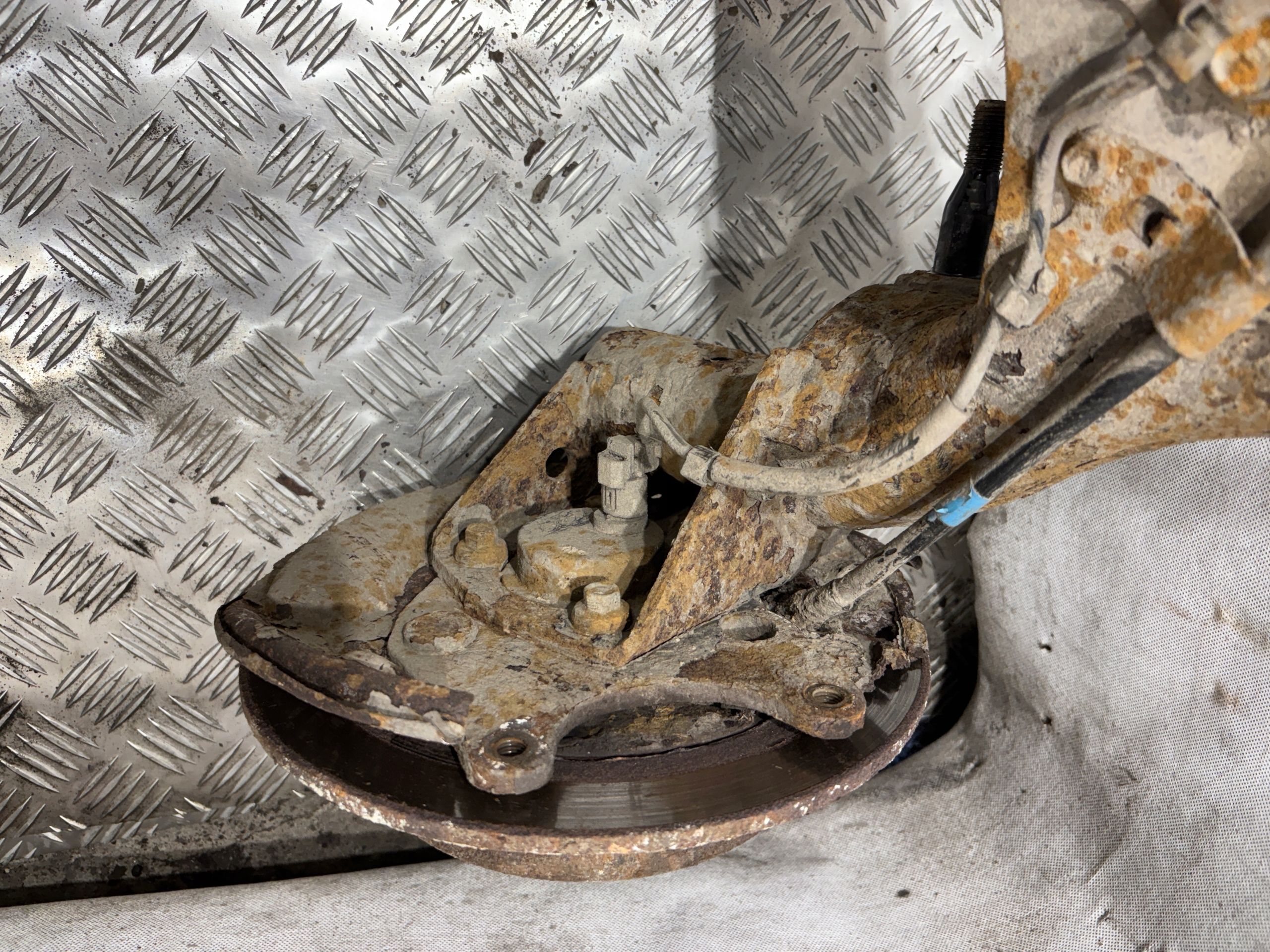 Belka zawieszenia tył toyota corolla verso i 1