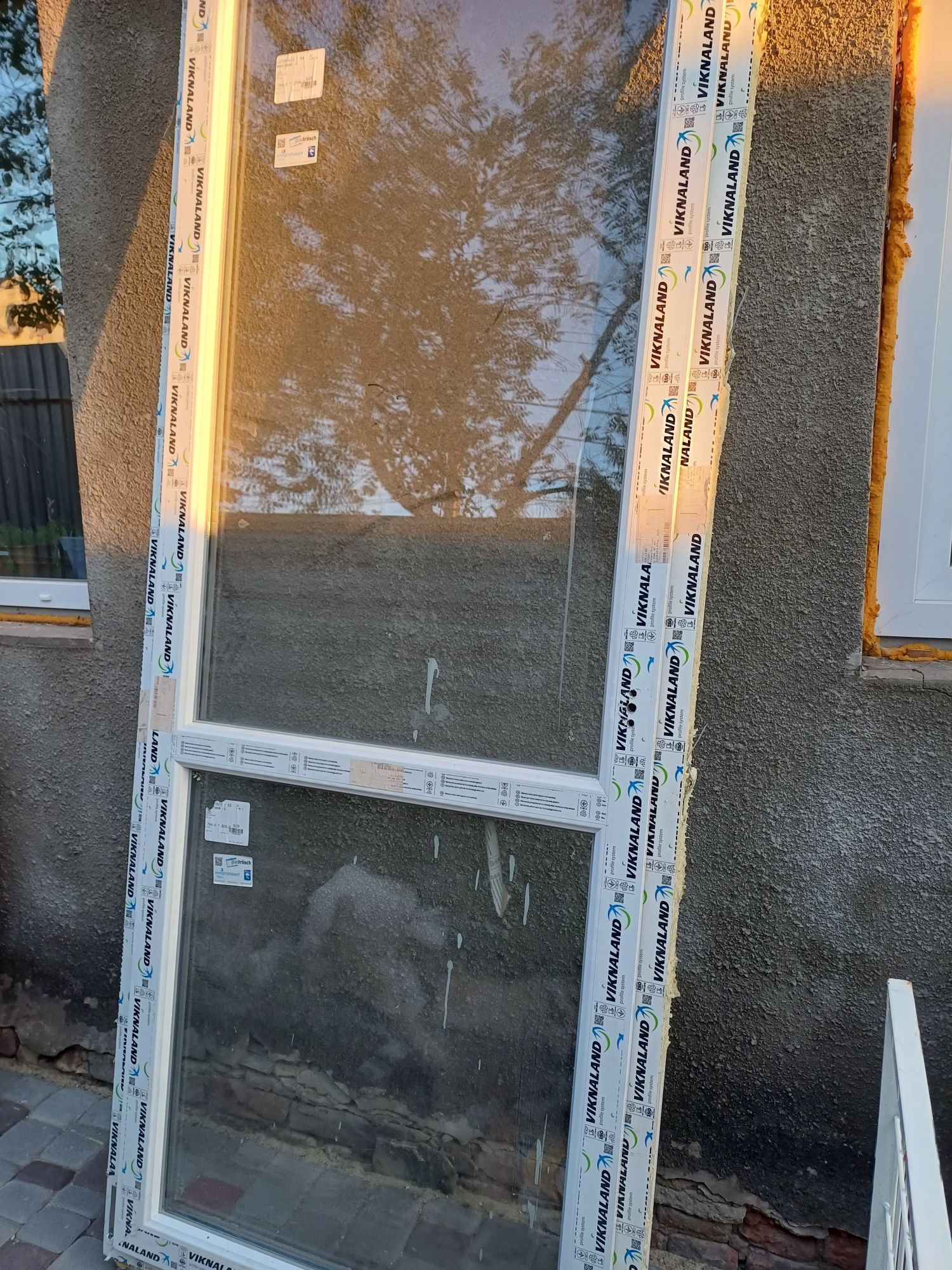 Продам  окно и двери металлопластиковые..