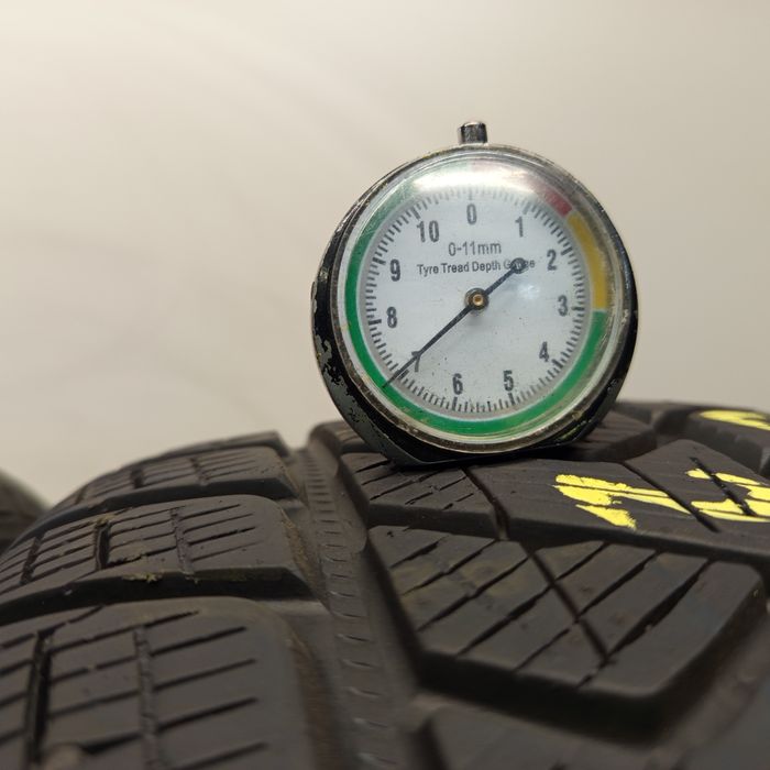 215/60R17 Pirelli Scorpion Winter