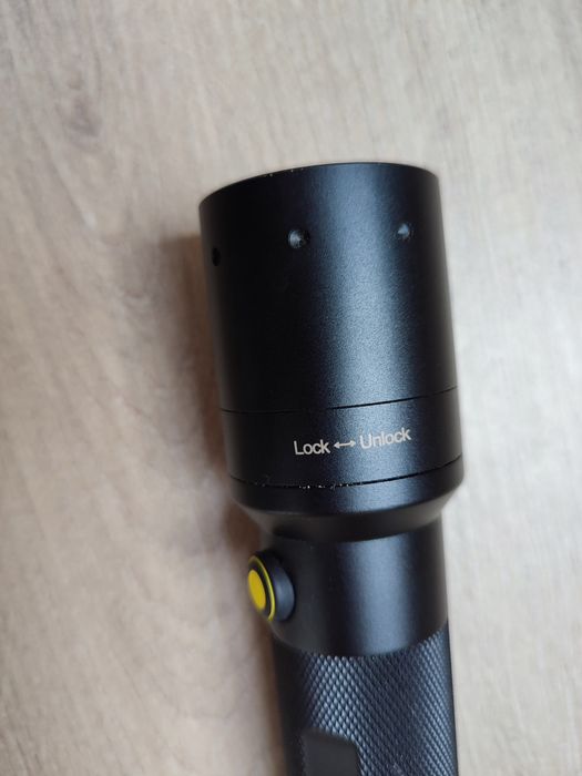 Latarka ledlenser ir9