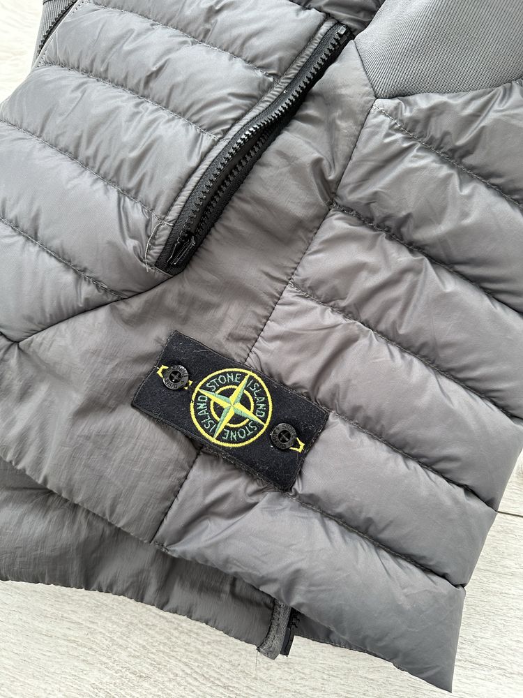 Безрукавка,жилетка Stone Island оригінал S-M