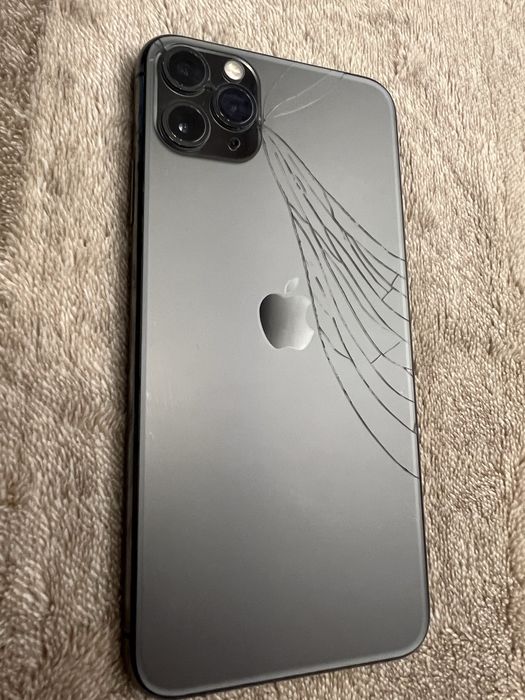 Продам Iphone 11 pro max!