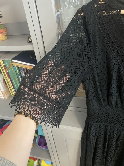 Czarna damska długa sukienka koronkowa elegancka rękawek