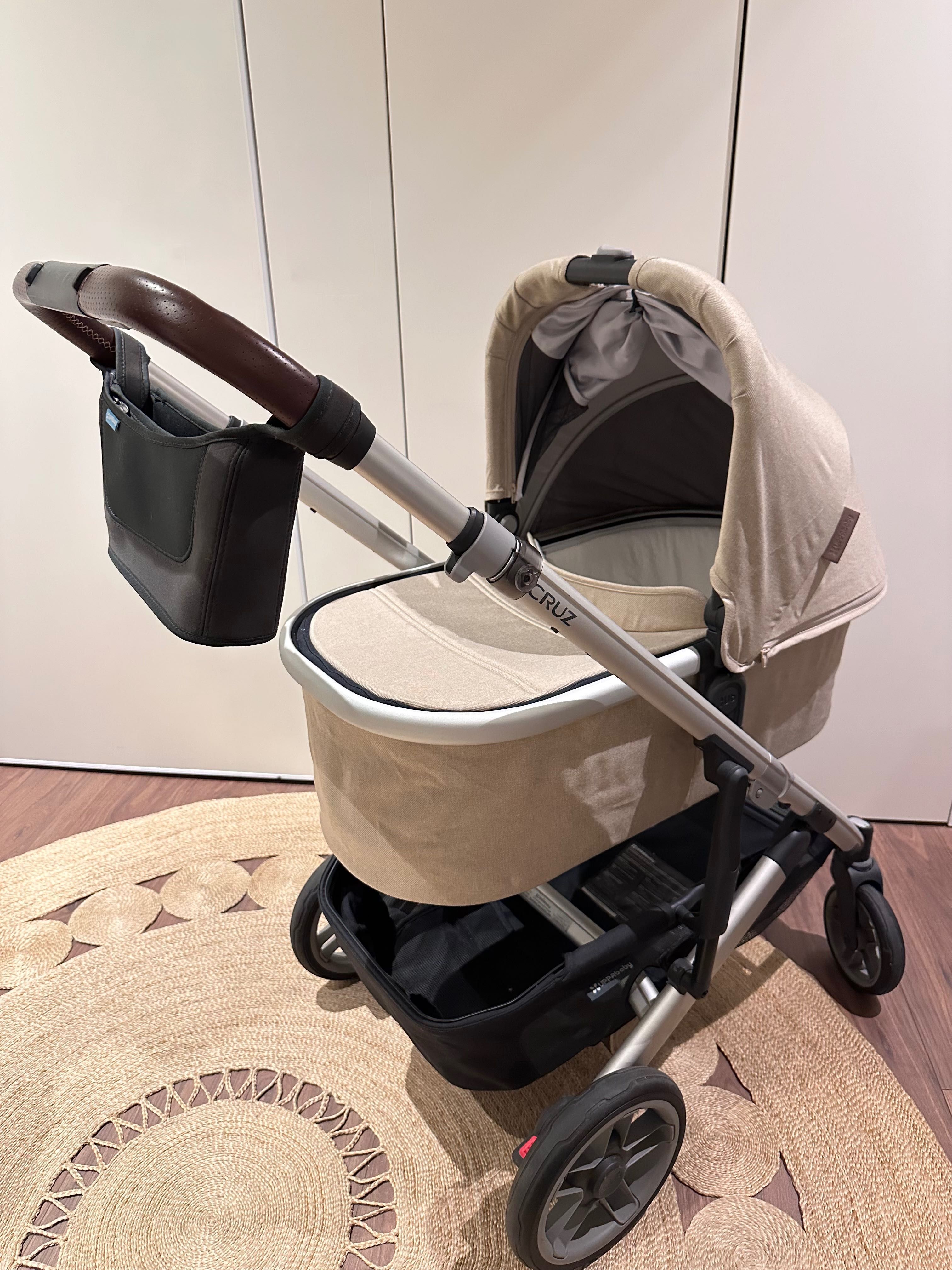 UPPAbaby Cruz V2 com Alcofa e 6 acessórios