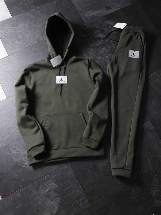 Костюм Jordan. оливкового кольору