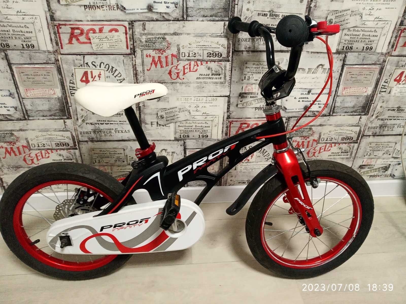 Дитячий велосипед Profi Infinity 16 "магнієвий