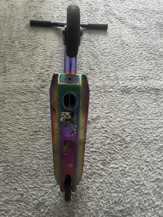 Hulajnoga w kolorze Neochrom