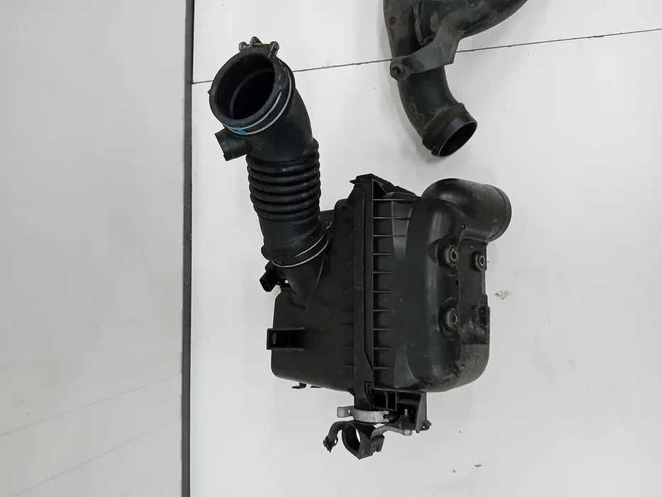 Obudowa filtra powietrza Toyota Auris I Lift 1.6 Valvematic 2009–2012