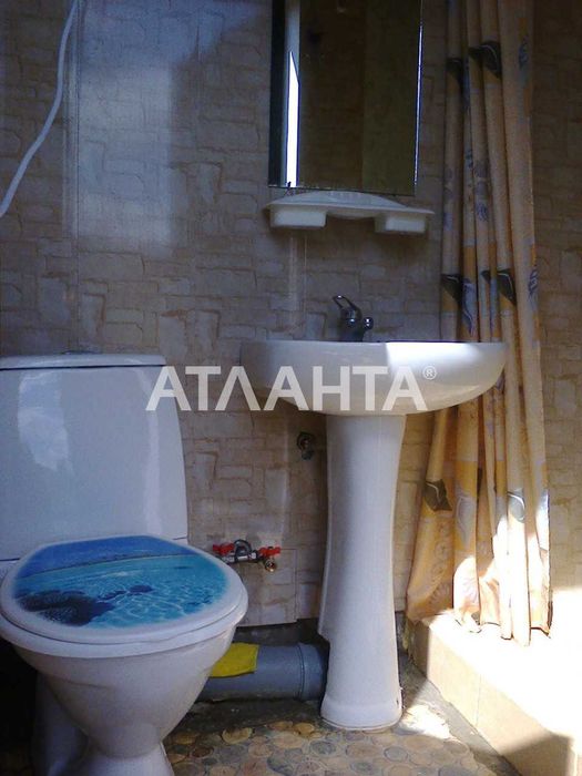 Дом 2016 года с гостевым домиком и ухоженным двориком