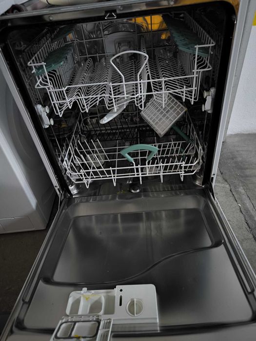 máquina de lavar loiça Ariston LSE 730 T