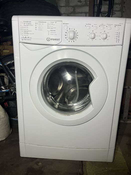 Стиральная машина INDESIT
