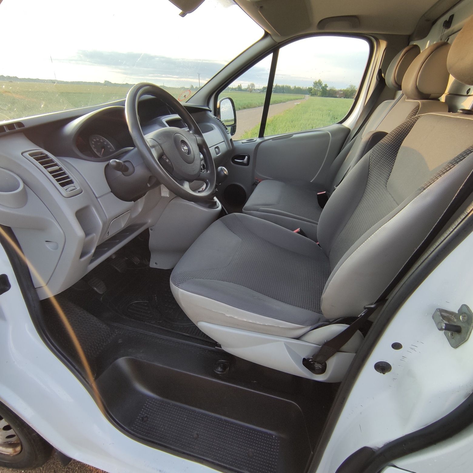 Opel Vivaro 2.0 Cdti  2014 rok Euro 5 Klimatyzacja