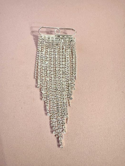 Brożka z kryształowych łańcuszków