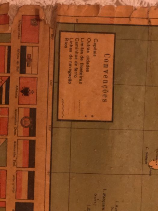 Mapa mundo escolar antigo