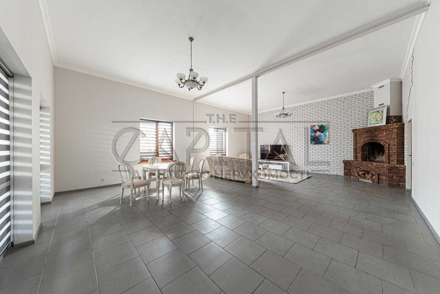 Срочно! Продам комплекс из 3 домов 247м2. Тарасовка. Юровка.Киев 15мин