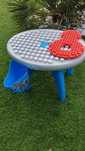 Mesa para construção de Legos, com gaveta para os legos