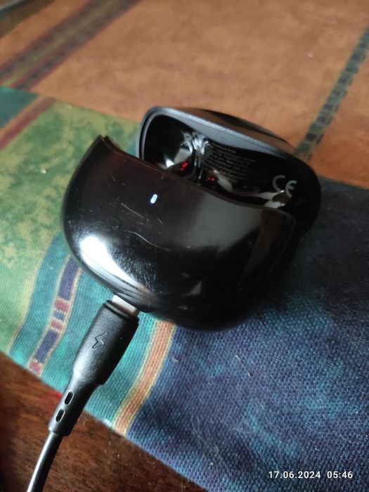 Кейс від TWS навушників