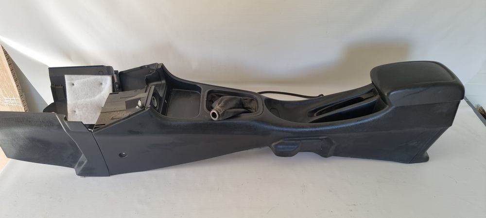 Tunel środkowy podłokietnik uchwyt kubki nissan almera n16 lift Europa