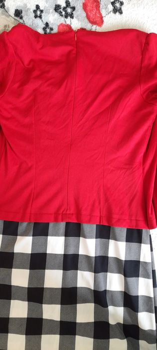 Жіноча сукня суцільна