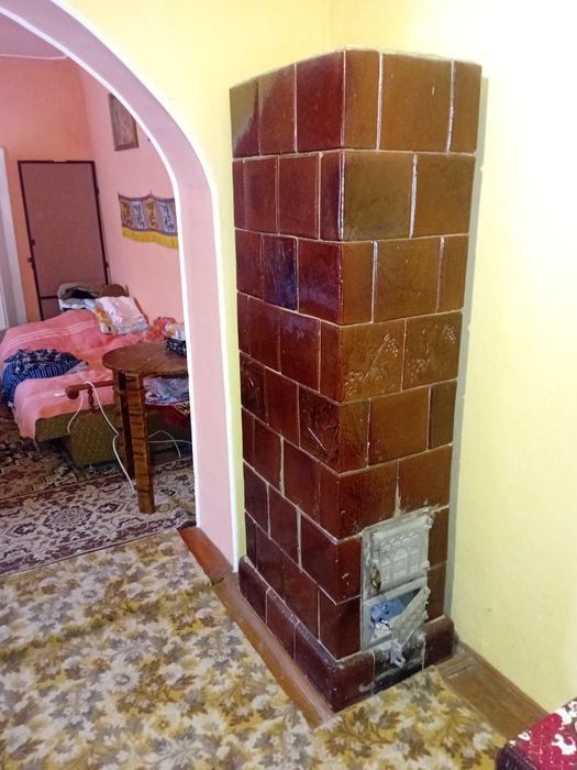 Добрий будинок на дві сім'ї 2.5 км від м. Берегове в с.(Астей) Лужанка