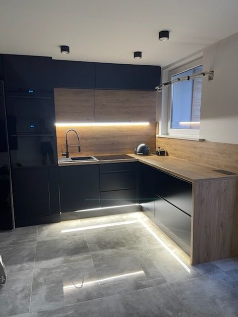 Meble na wymiar - kuchnie, szafy, garderoby, meble biurowe. Zapraszam