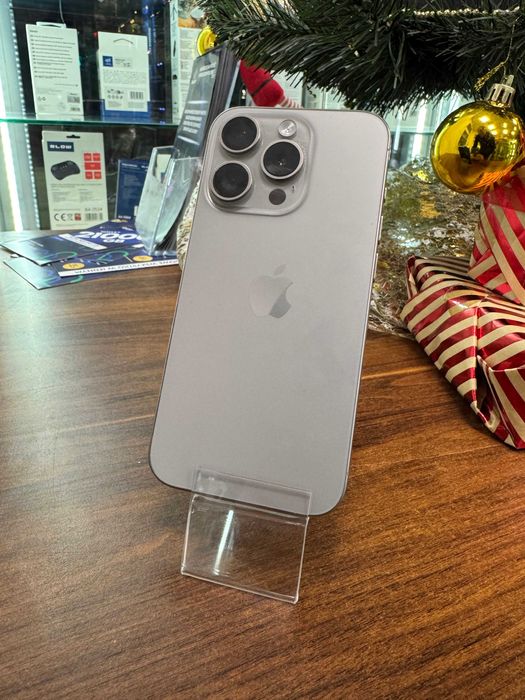 Smartfon Apple iPhone 15 Pro 128 GB 5G szary Gwarancja Super stan