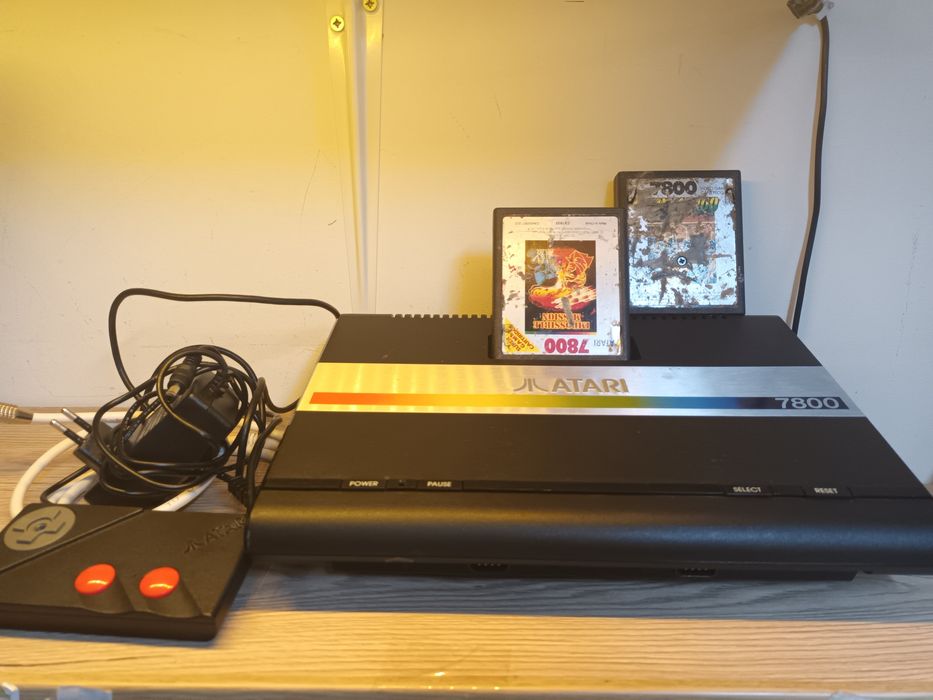 Konsola Atari 7800 gry Konsola retro Atari stara konsola
