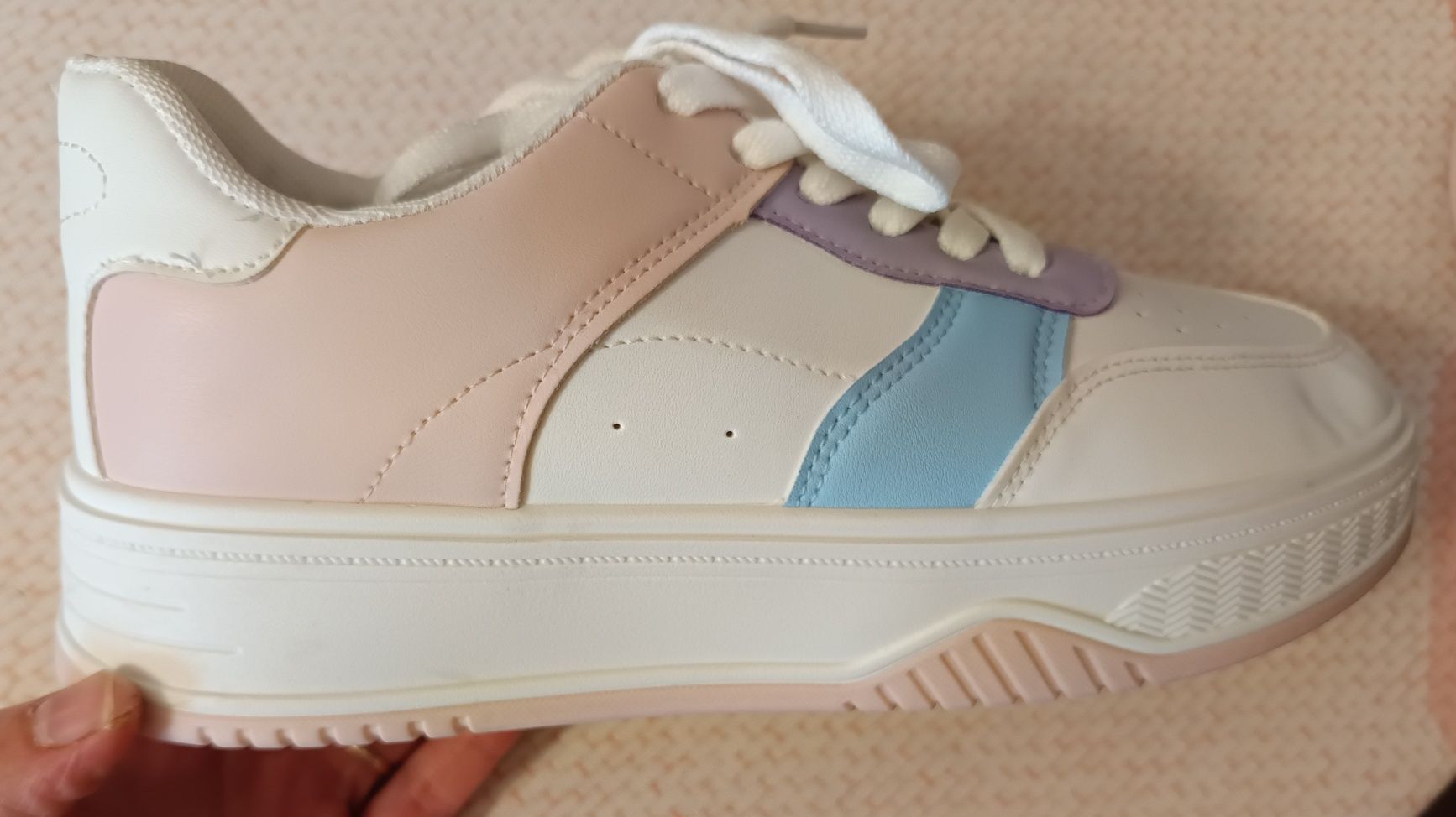 Sneakersy damskie na grubej podeszwie, rozmiar 40