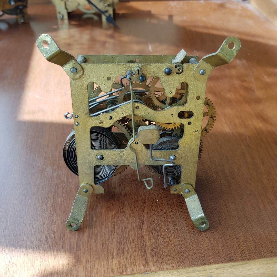 Zegar Hau mechanizm zobacz