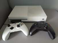 Xbox one 500 gb.