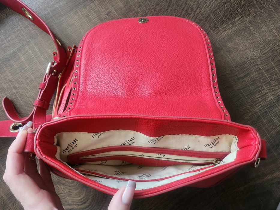 Czerwona torebka od Ewy Minge