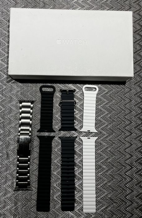 Apple Watch Ultra 49mm kolor Midnight Ocean.